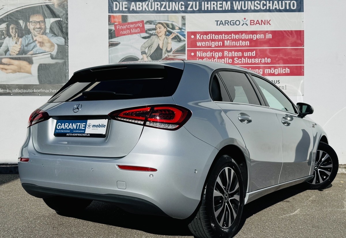 Mercedes-Benz A 200 A 200 NAVI PANO SITZHG. R-CAM AHK 