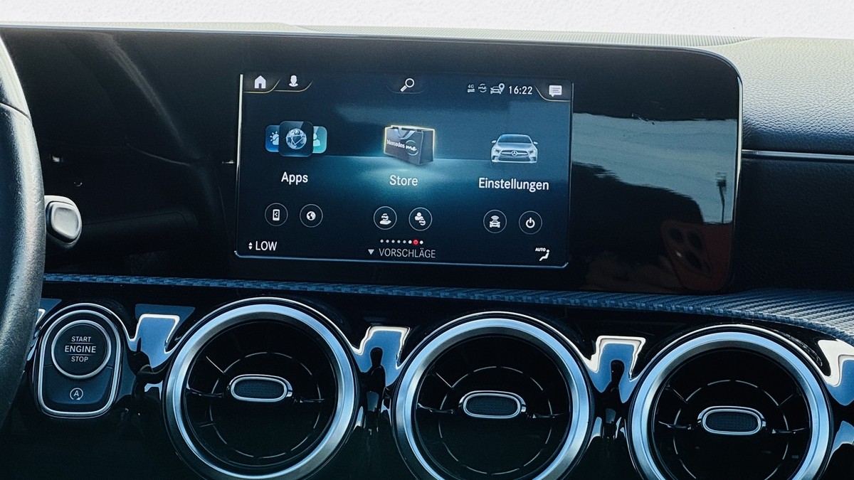 Mercedes-Benz A 200 A 200 NAVI PANO SITZHG. R-CAM AHK 
