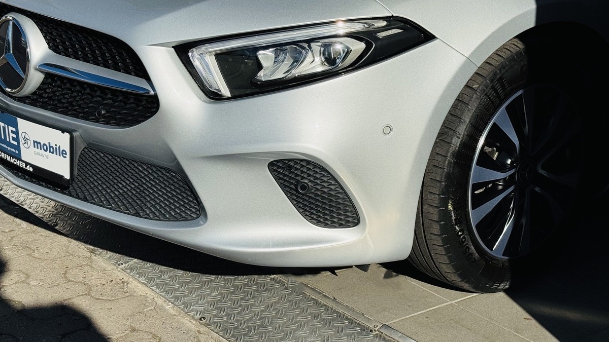 Mercedes-Benz A 200 A 200 NAVI PANO SITZHG. R-CAM AHK 