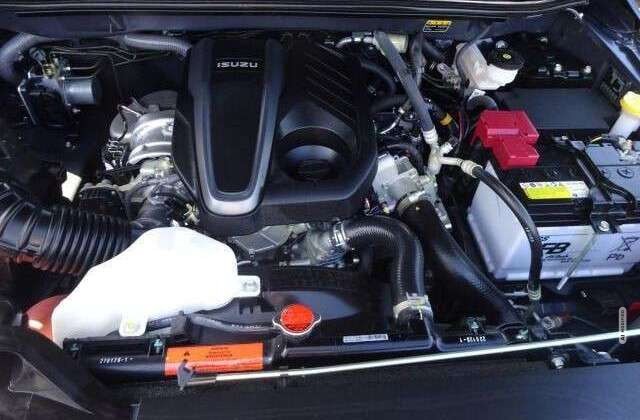 Isuzu D-Max 2,2l AT Double Cab 4WD V-CROSS 360°