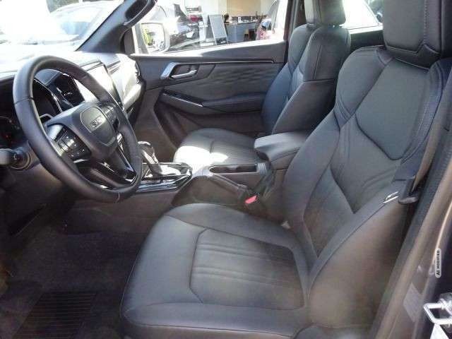 Isuzu D-Max 2,2l AT Double Cab 4WD V-CROSS 360°