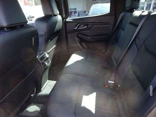 Isuzu D-Max 2,2l AT Double Cab 4WD V-CROSS 360°