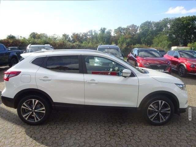 Nissan Qashqai 1.3 DCT N-Connecta PGD 360° Navi