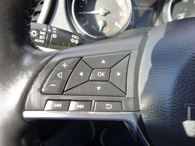 Nissan Qashqai 1.3 DCT N-Connecta PGD 360° Navi