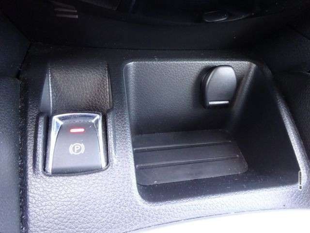 Nissan Qashqai Tekna 1.6 6MT 360° Navi Klima