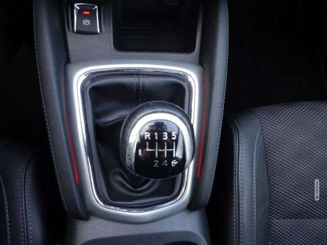 Nissan Qashqai Tekna 1.6 6MT 360° Navi Klima