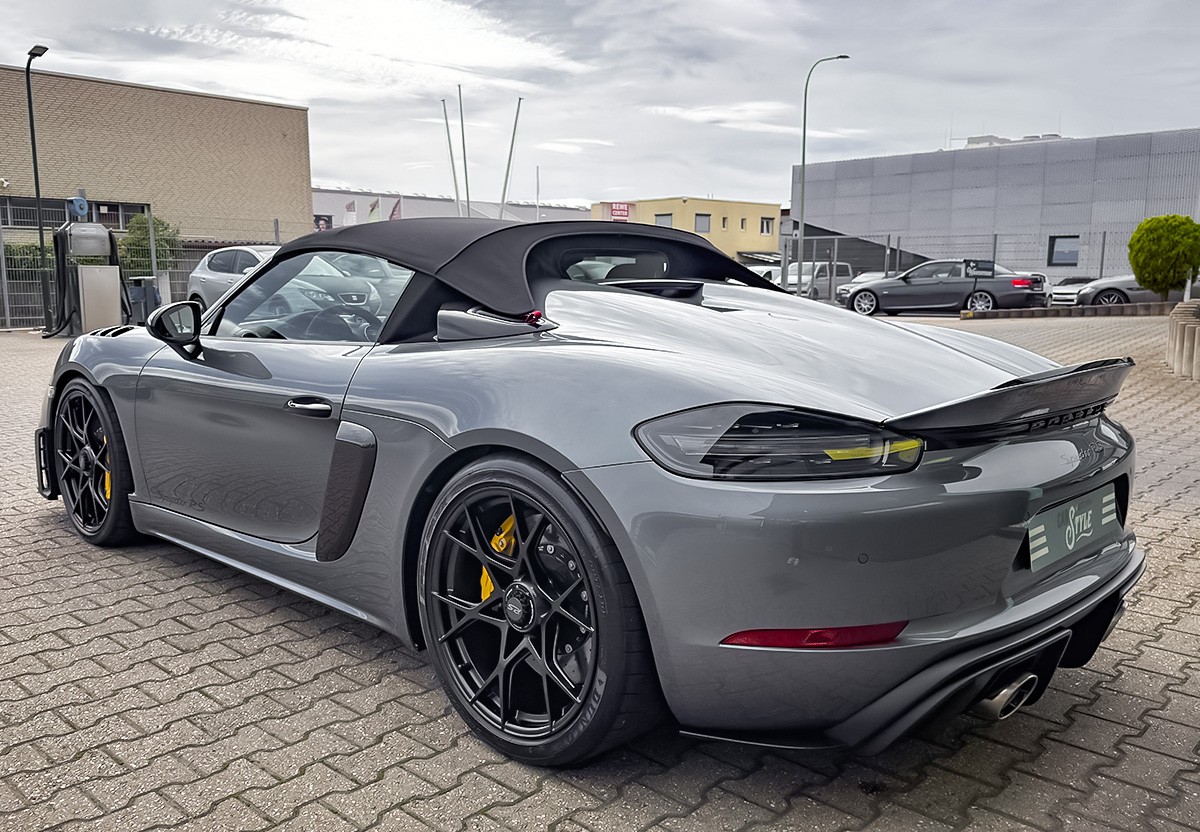 Porsche Boxster Spyder RS 4.0 Weissach Carbon PCCB Lift