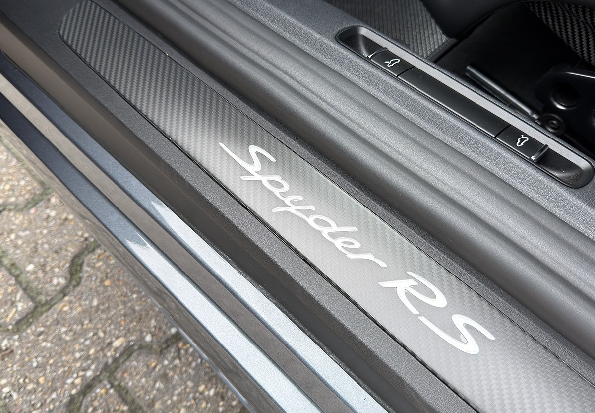 Porsche Boxster Spyder RS 4.0 Weissach Carbon PCCB Lift