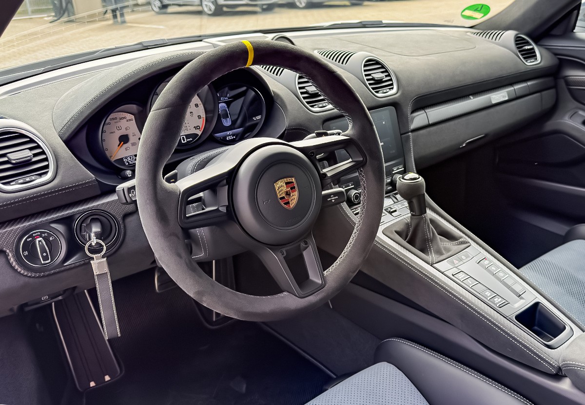 Porsche Boxster Spyder RS 4.0 Weissach Carbon PCCB Lift
