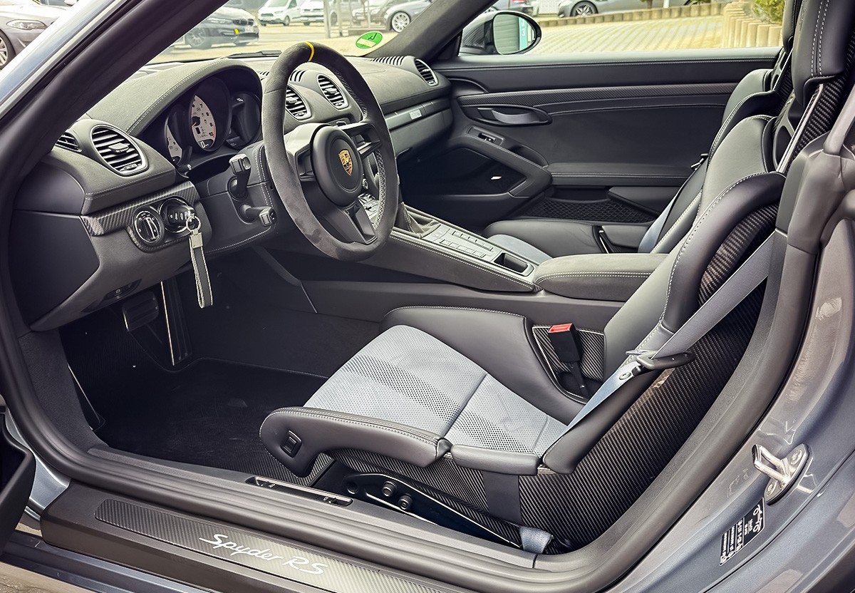 Porsche Boxster Spyder RS 4.0 Weissach Carbon PCCB Lift