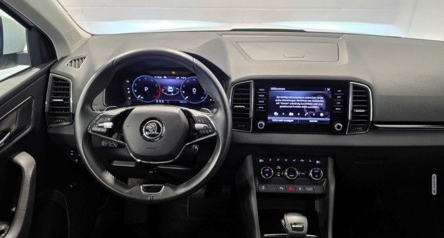 Skoda Karoq Style 1.5TSI DSG Matrix AHK CarPlay RFK ACC