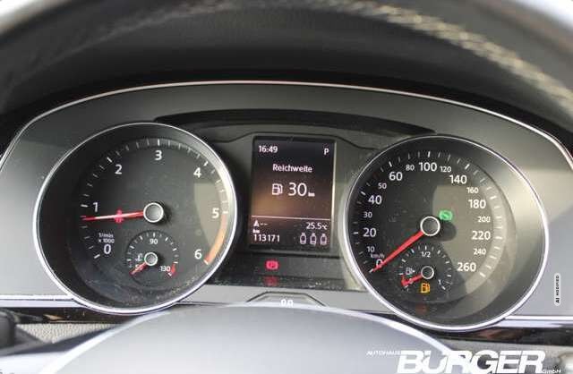 Volkswagen Passat Variant Navi AHK Zahnriemen gewechselt ALU GRA Sit