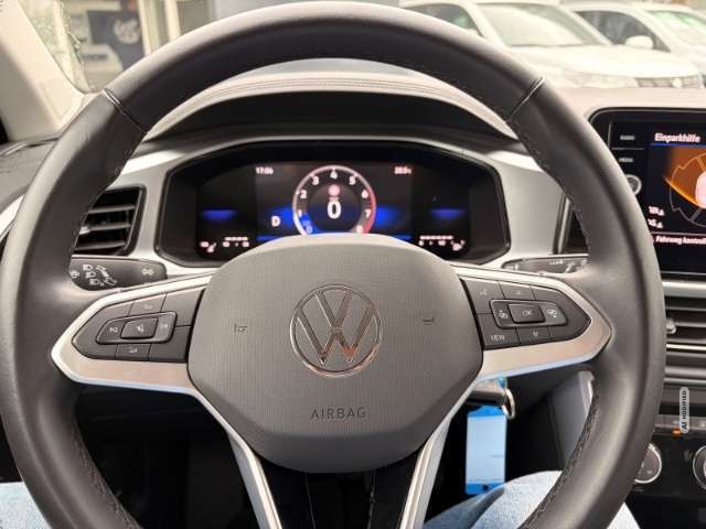 Volkswagen T-Roc Life 1.5 TSI Navi AHK Winterpaket PDC v+h CarPlay