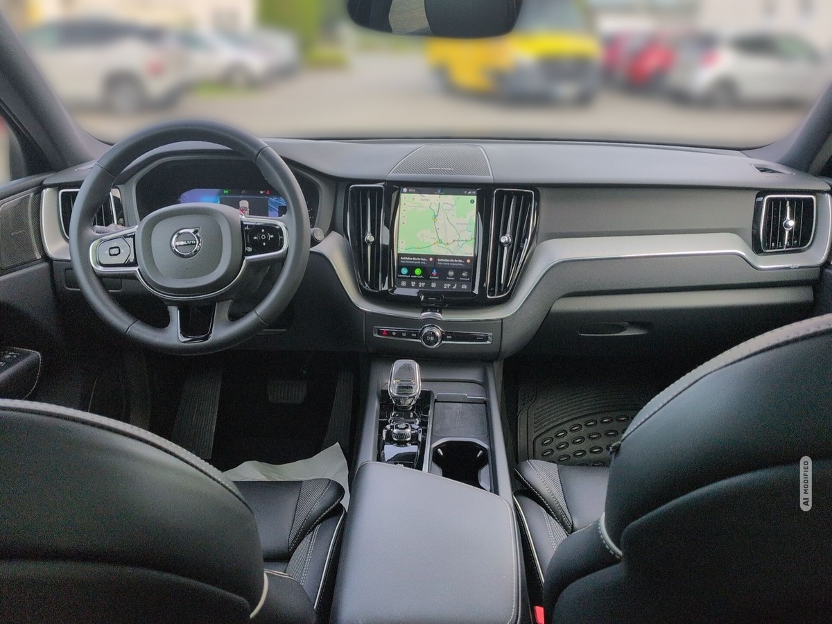 Volvo XC60 B4 Diesel AWD Plus Dark Pano Standhzg 360°Kam