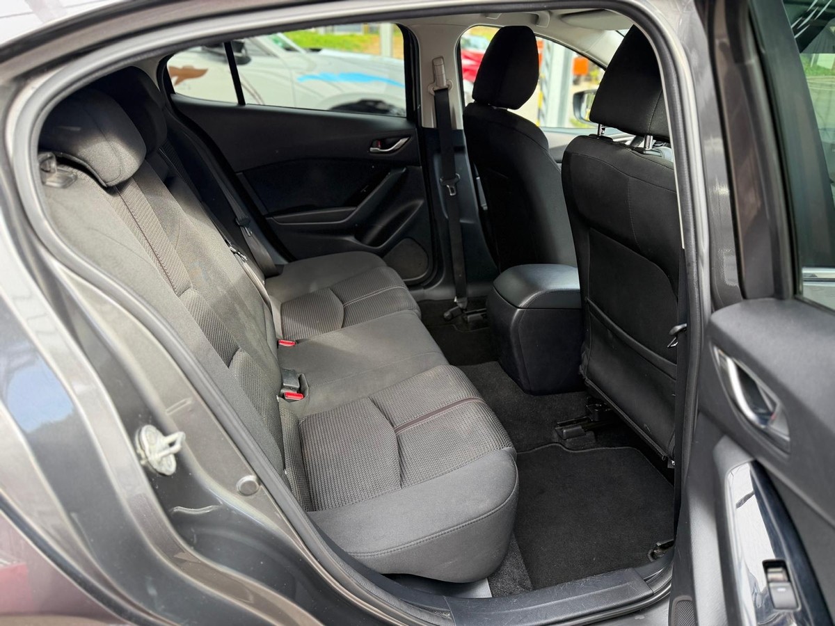 Mazda 3 2.0L 120PS - Anhängerkupplung, Navi, Sitzheizung, PDC