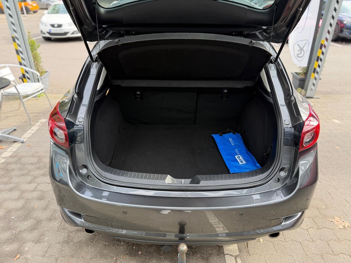 Mazda 3 2.0L 120PS - Anhängerkupplung, Navi, Sitzheizung, PDC