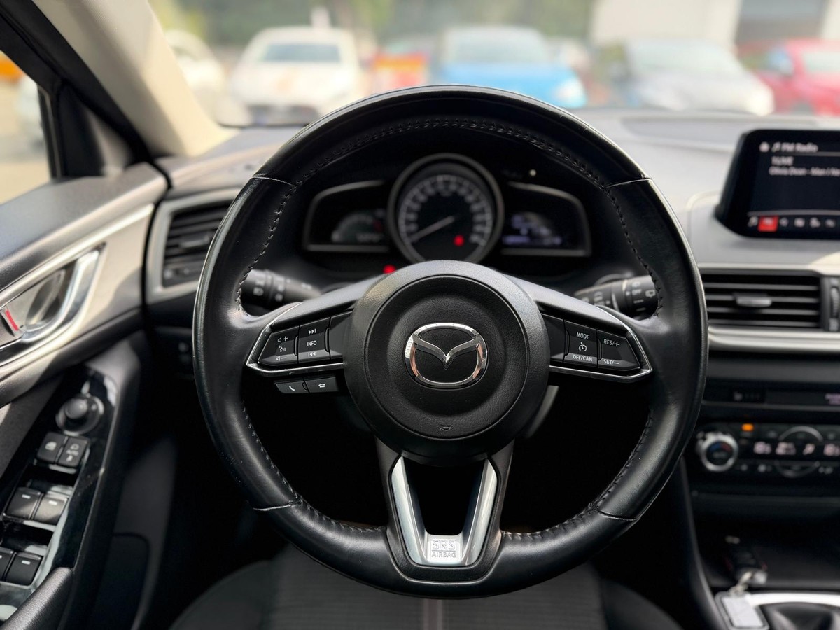 Mazda 3 2.0L 120PS - Anhängerkupplung, Navi, Sitzheizung, PDC