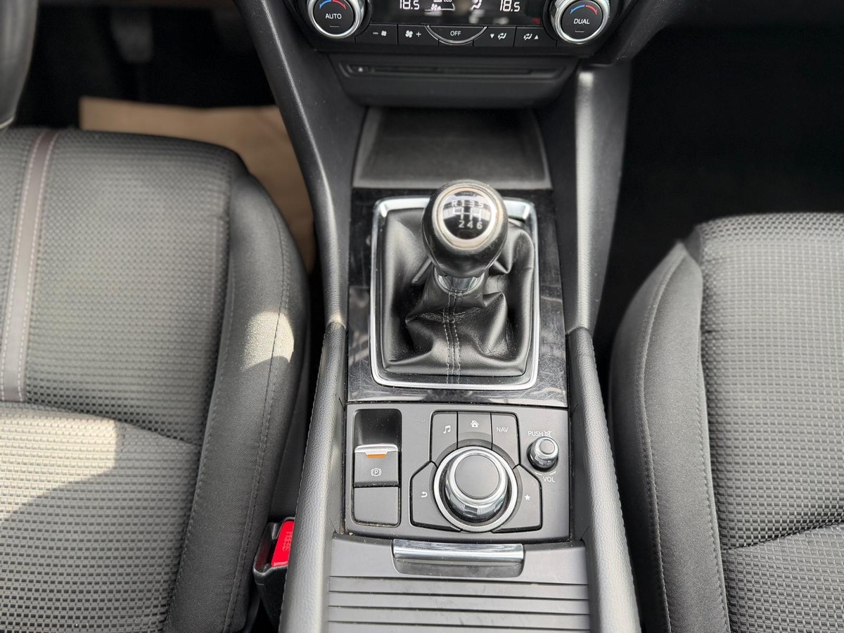 Mazda 3 2.0L 120PS - Anhängerkupplung, Navi, Sitzheizung, PDC