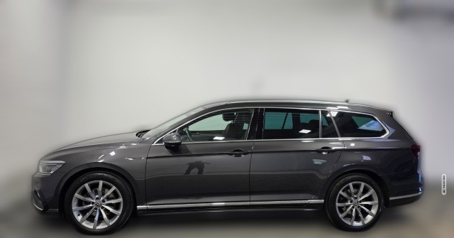 Volkswagen Passat Variant Elegance 4M R-Line Standh. AHK