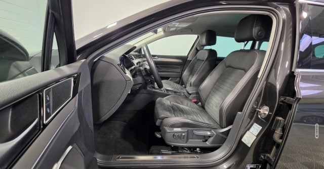 Volkswagen Passat Variant Elegance 4M R-Line Standh. AHK