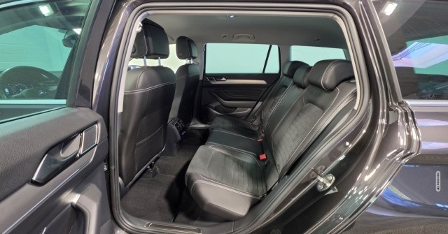 Volkswagen Passat Variant Elegance 4M R-Line Standh. AHK