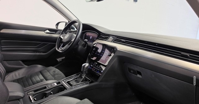 Volkswagen Passat Variant Elegance 4M R-Line Standh. AHK