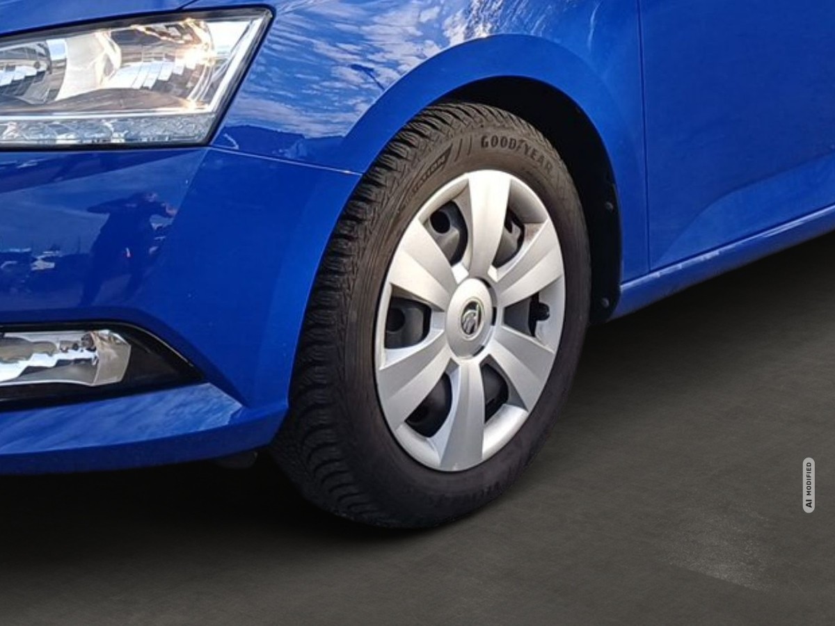 Skoda Fabia 1.0 MPI Active PDC Klima DAB wenig KM