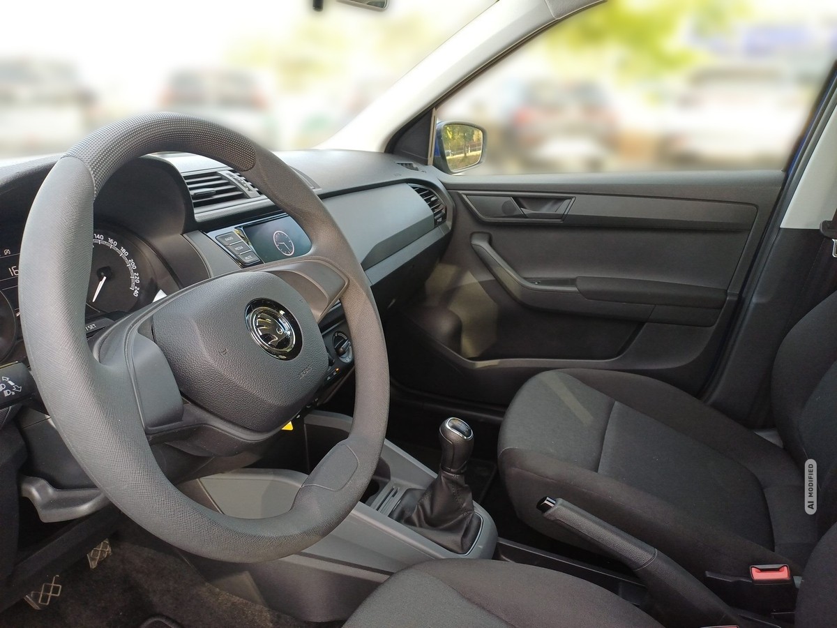 Skoda Fabia 1.0 MPI Active PDC Klima DAB wenig KM