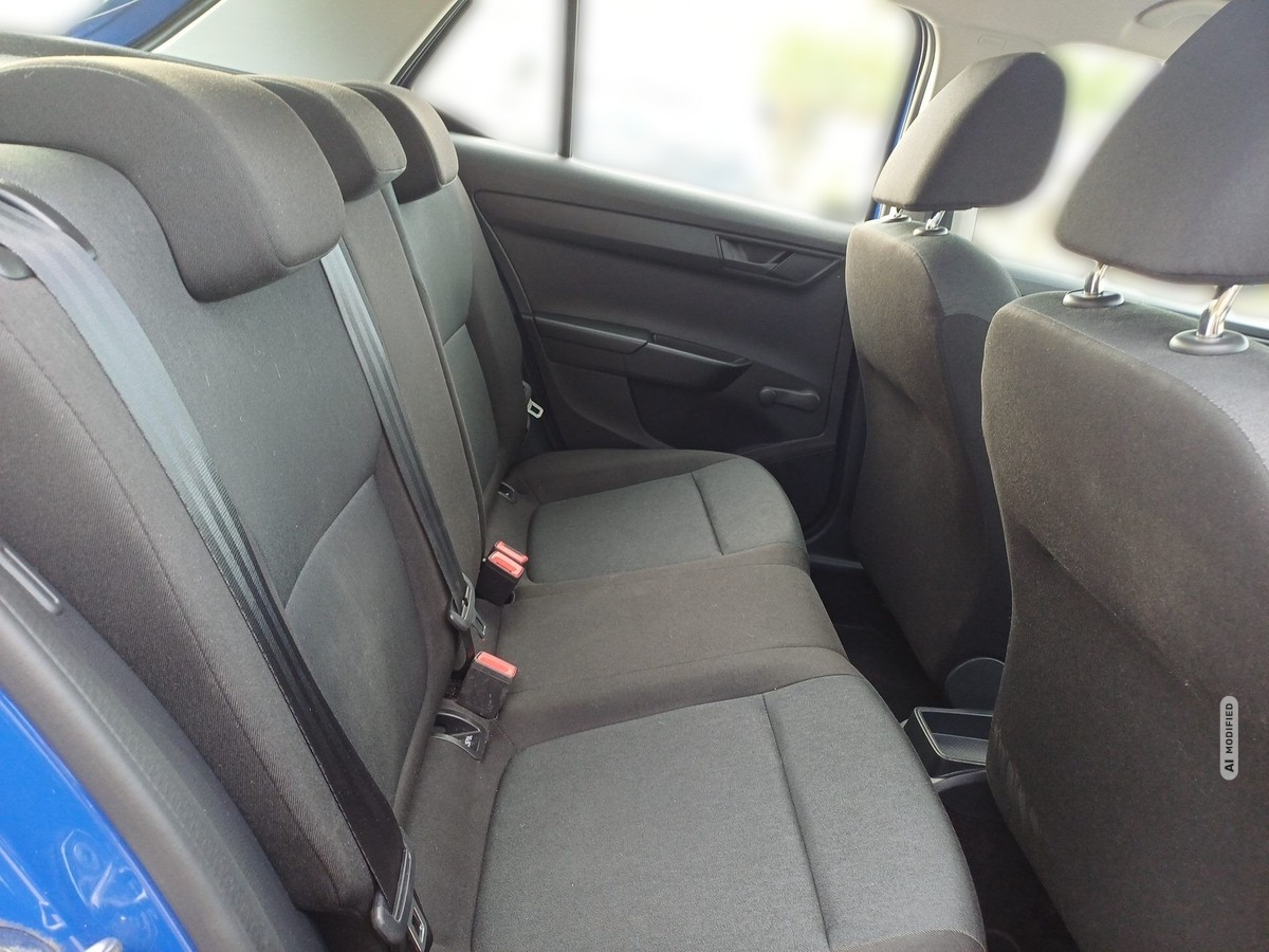 Skoda Fabia 1.0 MPI Active PDC Klima DAB wenig KM