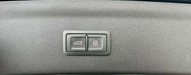 Audi Q3 Q3 Quattro 2.0TFSI S-tronic S-Line Pano elek.HK