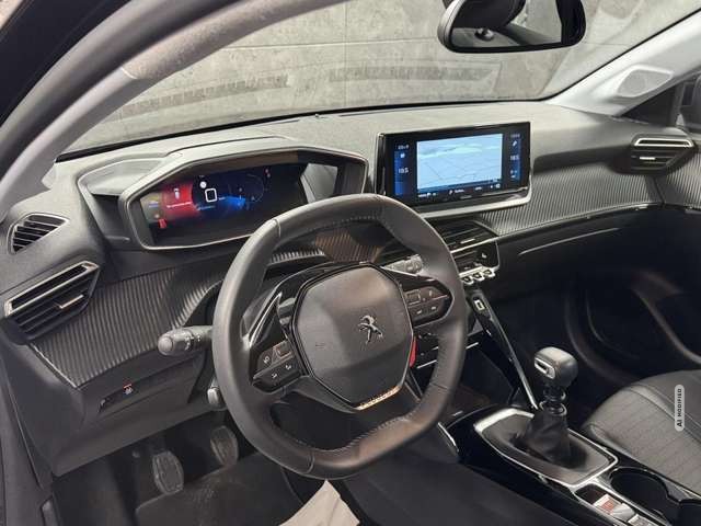 Peugeot 208 1.2 Allure Pack Navi*LED*Tempo*Kam*CarPlay*