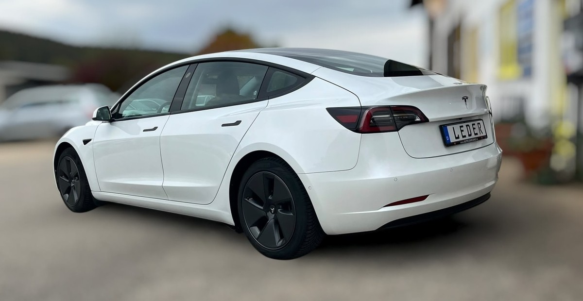 Tesla Model 3 RWD *Wärmepumpe*Leder