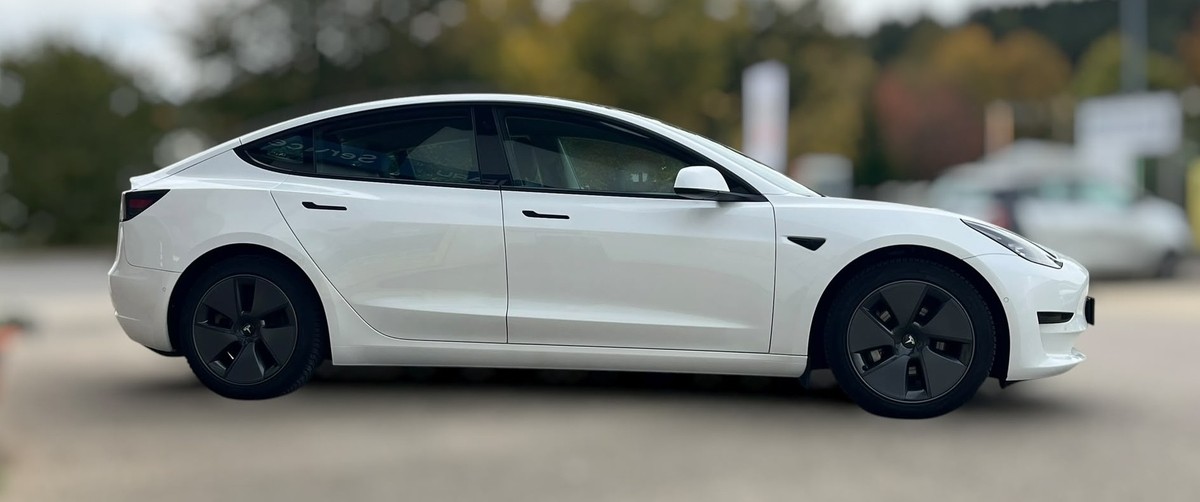 Tesla Model 3 RWD *Wärmepumpe*Leder