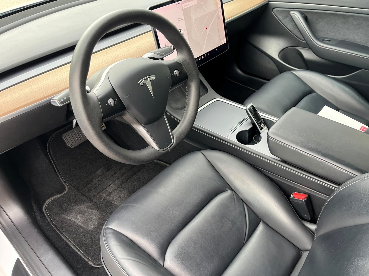 Tesla Model 3 RWD *Wärmepumpe*Leder
