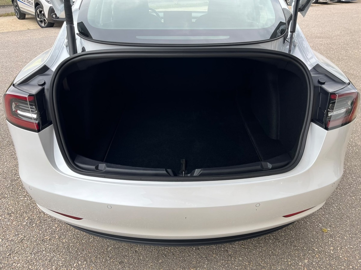 Tesla Model 3 RWD *Wärmepumpe*Leder