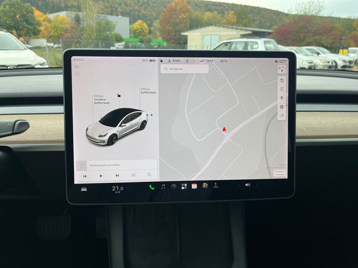 Tesla Model 3 RWD *Wärmepumpe*Leder