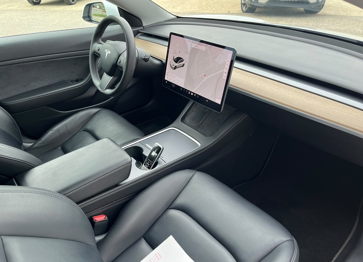 Tesla Model 3 RWD *Wärmepumpe*Leder