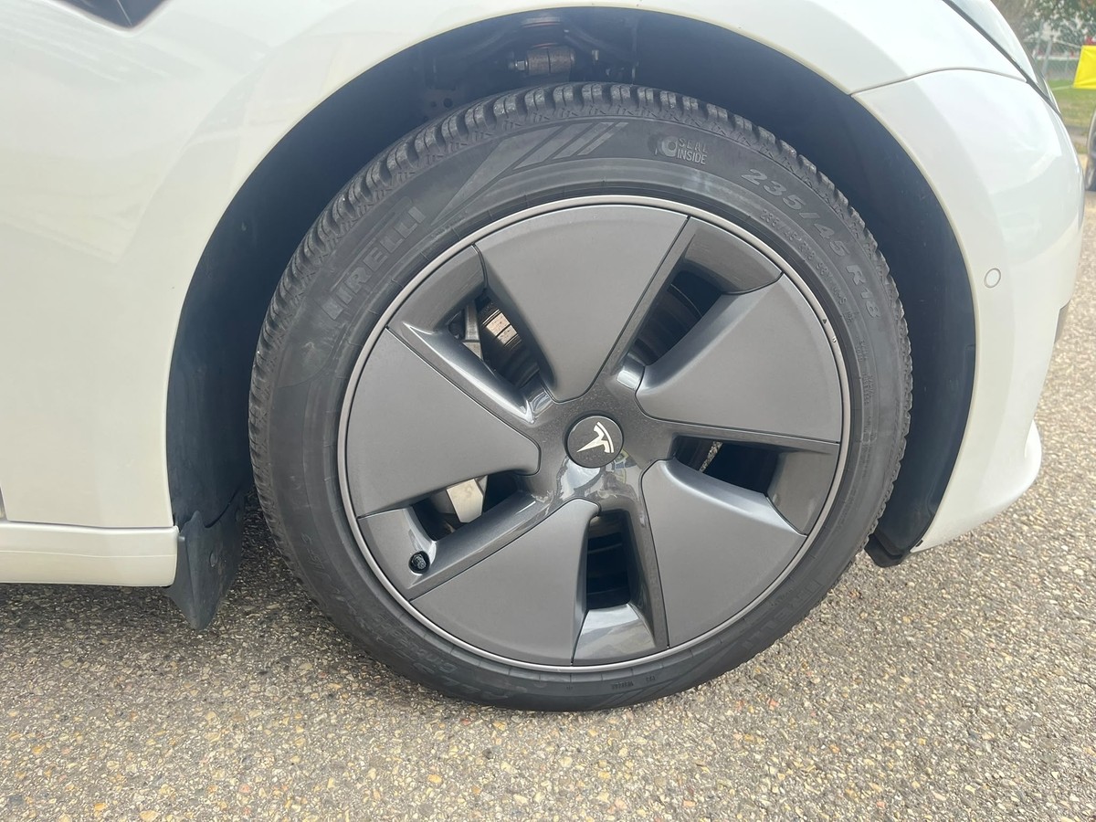 Tesla Model 3 RWD *Wärmepumpe*Leder