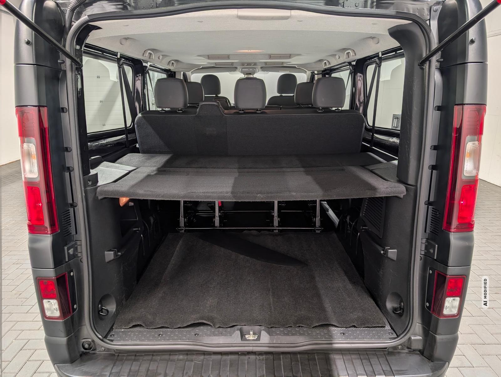 Renault Trafic Combi L2H1 LED/Navi/AHK/SHZ/Kam/GRA/Keyl.