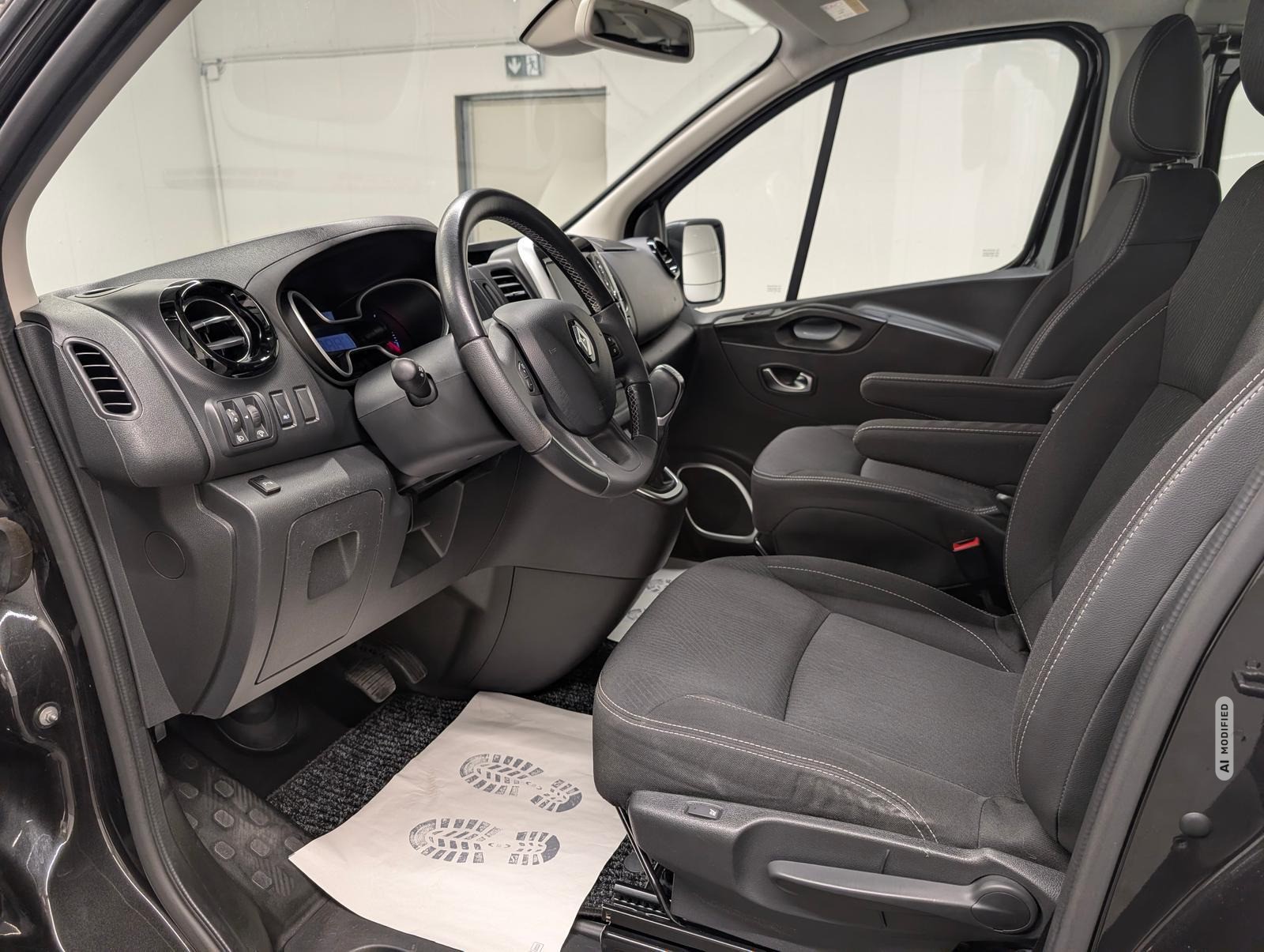 Renault Trafic Combi L2H1 LED/Navi/AHK/SHZ/Kam/GRA/Keyl.