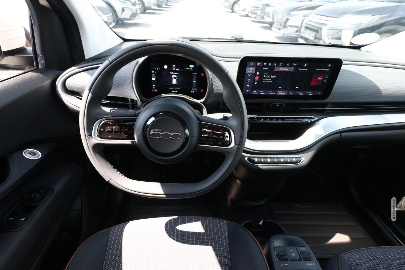 Fiat 500e C Icon Nav PDC Kam360° LM16Z BSS Klimaaut-
