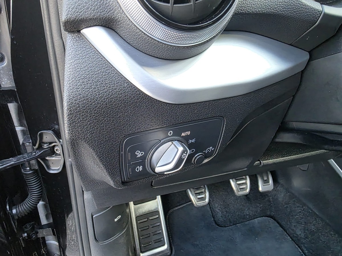 Audi Q2 35 TDI/S-Line/Temp./Nav./Panno/LED