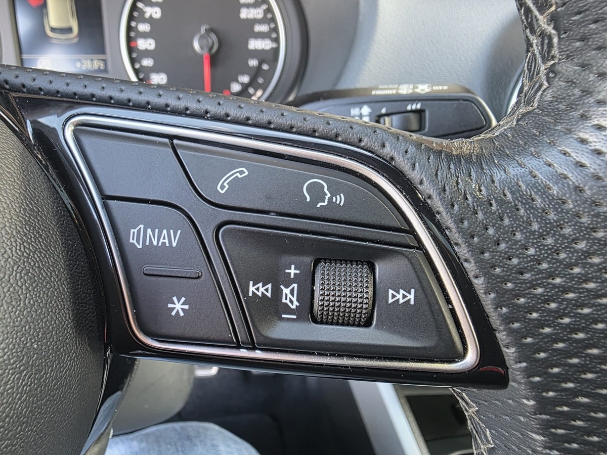 Audi Q2 35 TDI/S-Line/Temp./Nav./Panno/LED