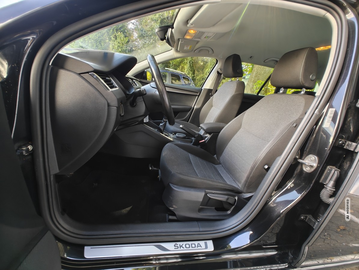 Skoda Octavia COMBI 1.0 TSI Soleil NAVI*ALU*PDC*PRIVACY*SHZ*TEMPO*