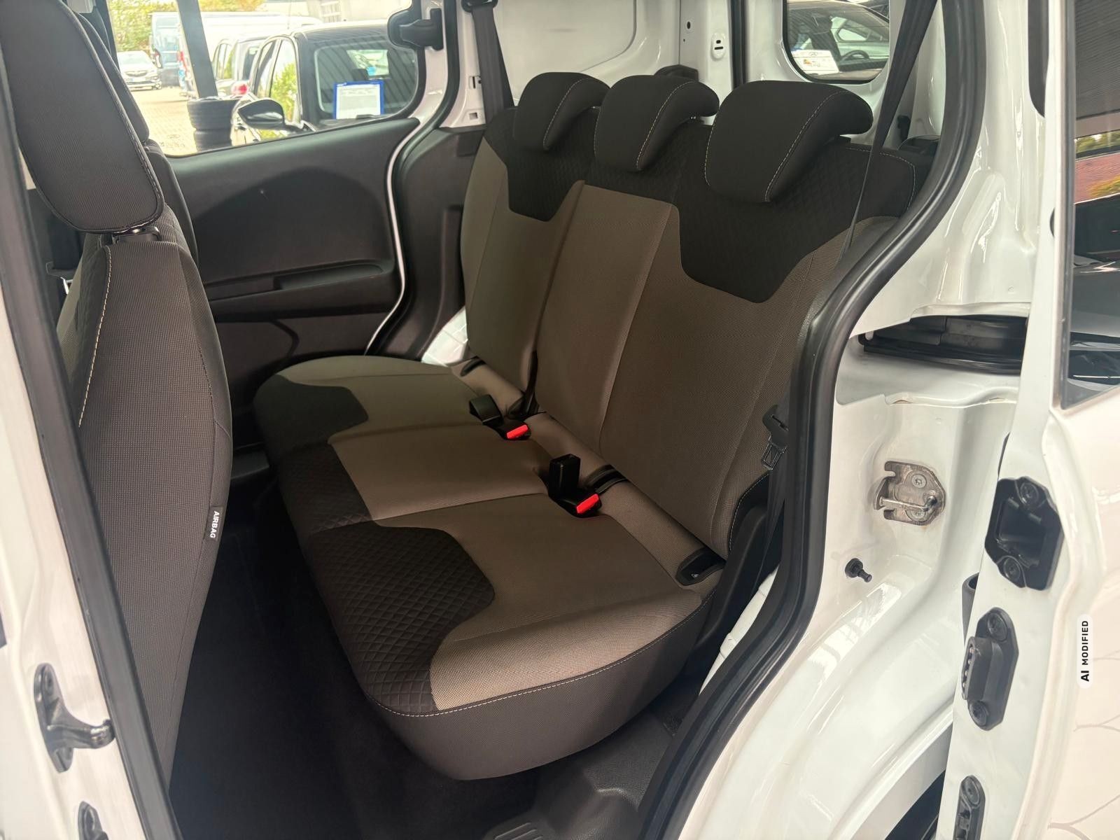 Ford Transit Courier Kombi Trend *SHZ PDC ISO u.v.m*