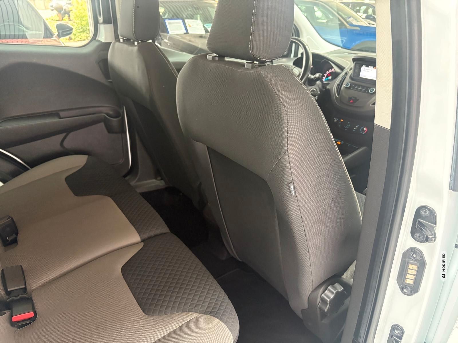 Ford Transit Courier Kombi Trend *SHZ PDC ISO u.v.m*