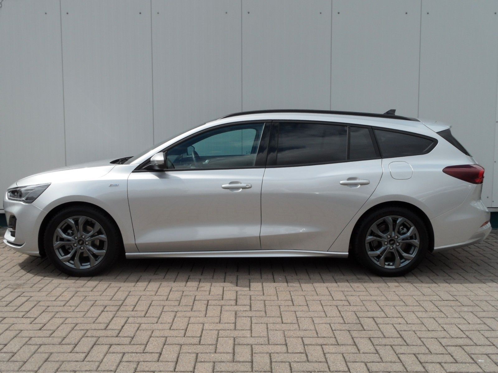 Ford Focus Turnier ST-Line X+Cam+Panoramadach+AHK+AT