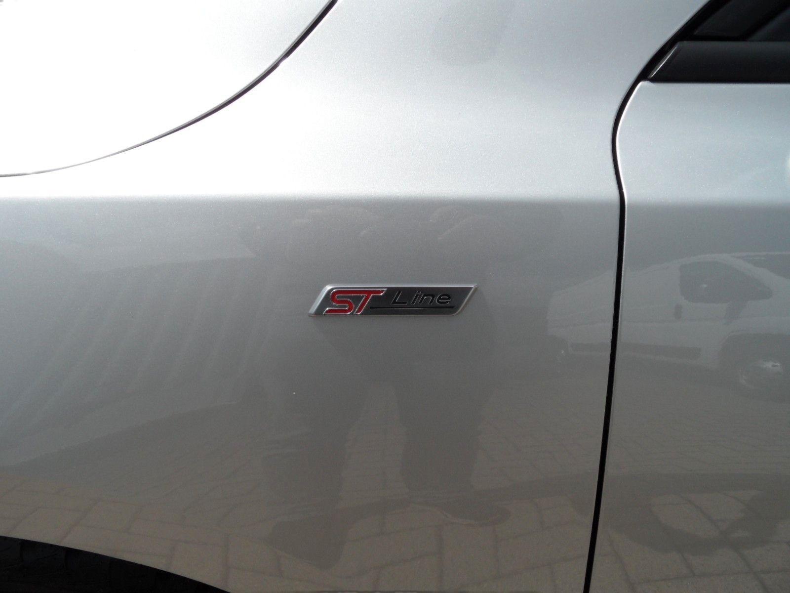 Ford Focus Turnier ST-Line X+Cam+Panoramadach+AHK+AT