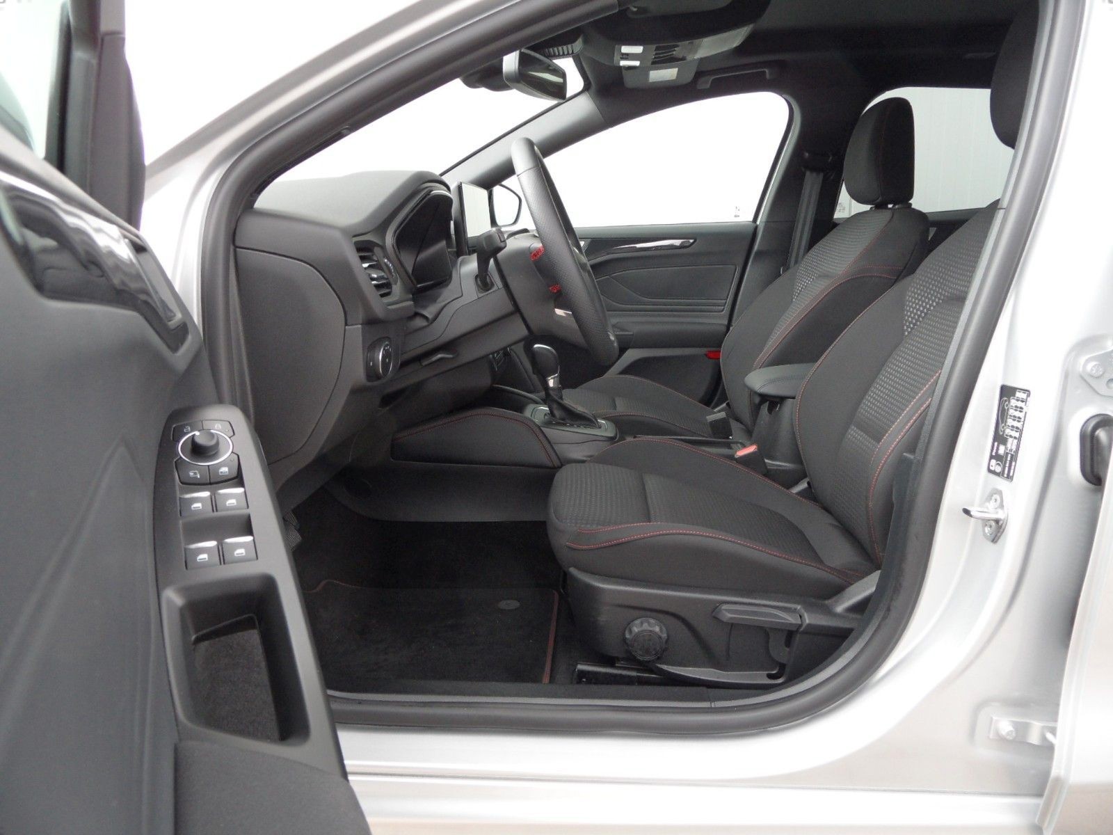 Ford Focus Turnier ST-Line X+Cam+Panoramadach+AHK+AT