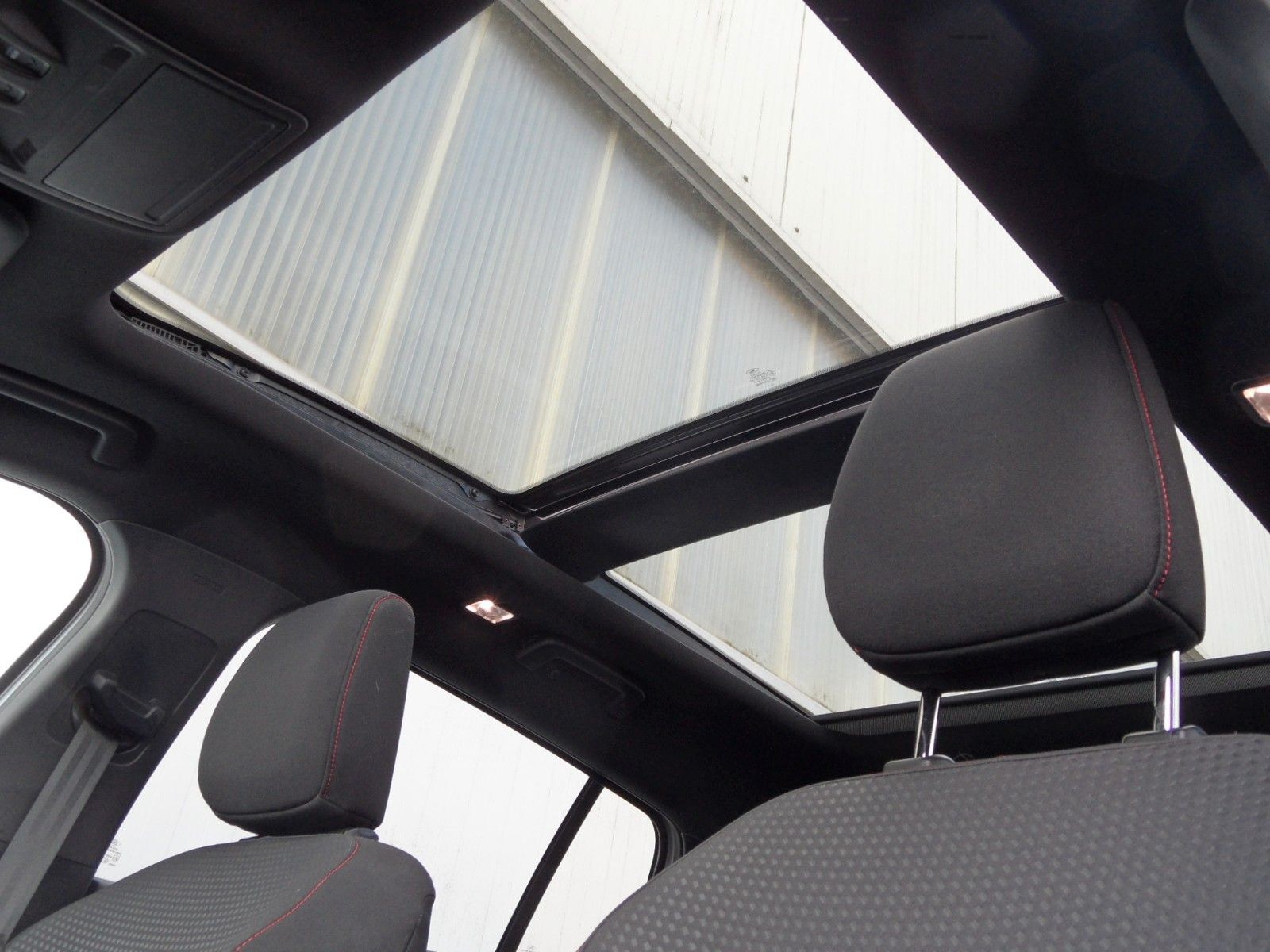 Ford Focus Turnier ST-Line X+Cam+Panoramadach+AHK+AT